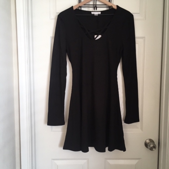 SALE ENDS 1/12 🛍 Skater Dress - Picture 5 of 6